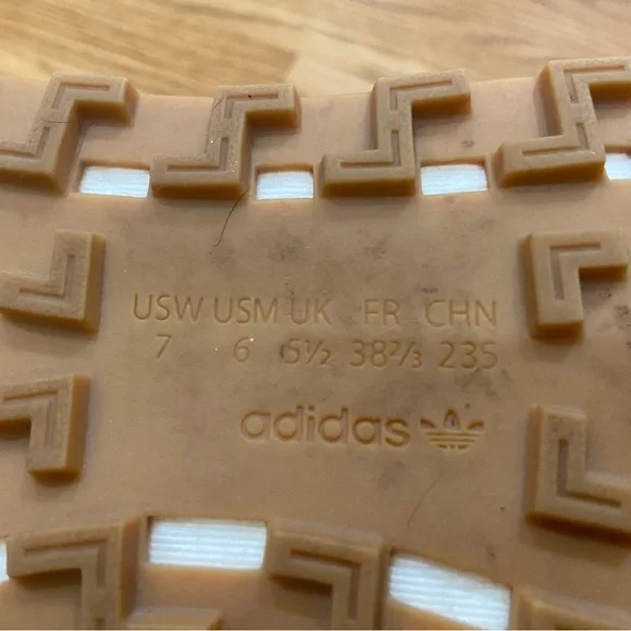 Adidas Retropy E5 Beige and Yellow Running Shoes - Picture 9 of 9